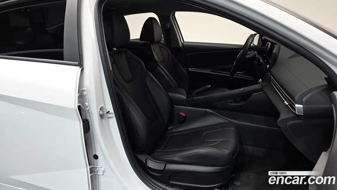 Hyundai AVANTE — фото 3