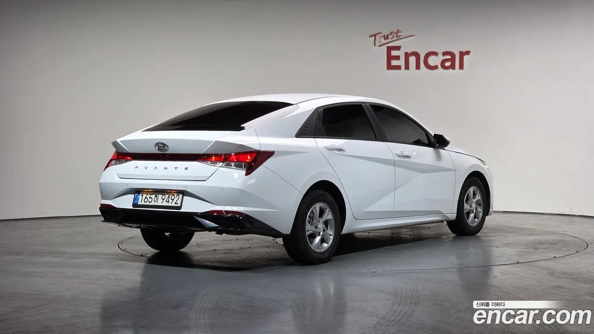 Hyundai AVANTE — фото 2