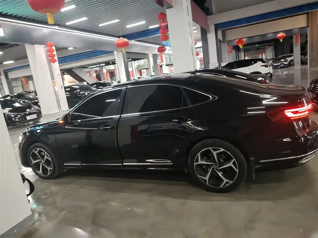 Volkswagen Passat 2023 из CN, фото 4