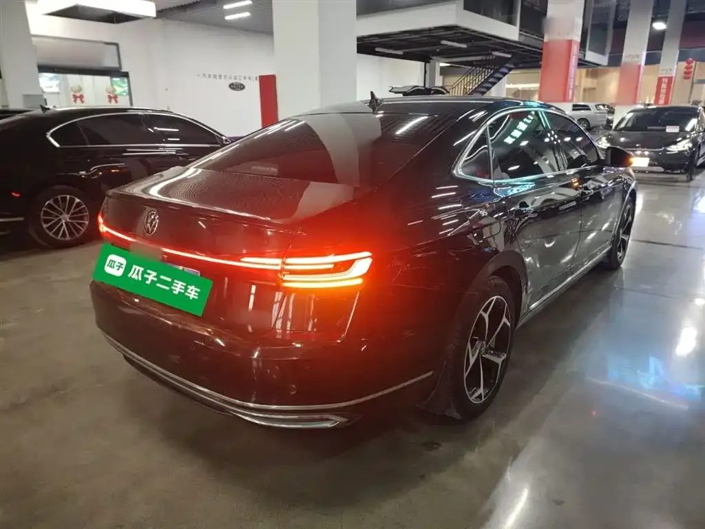 Volkswagen Passat 2023 из CN, фото 10