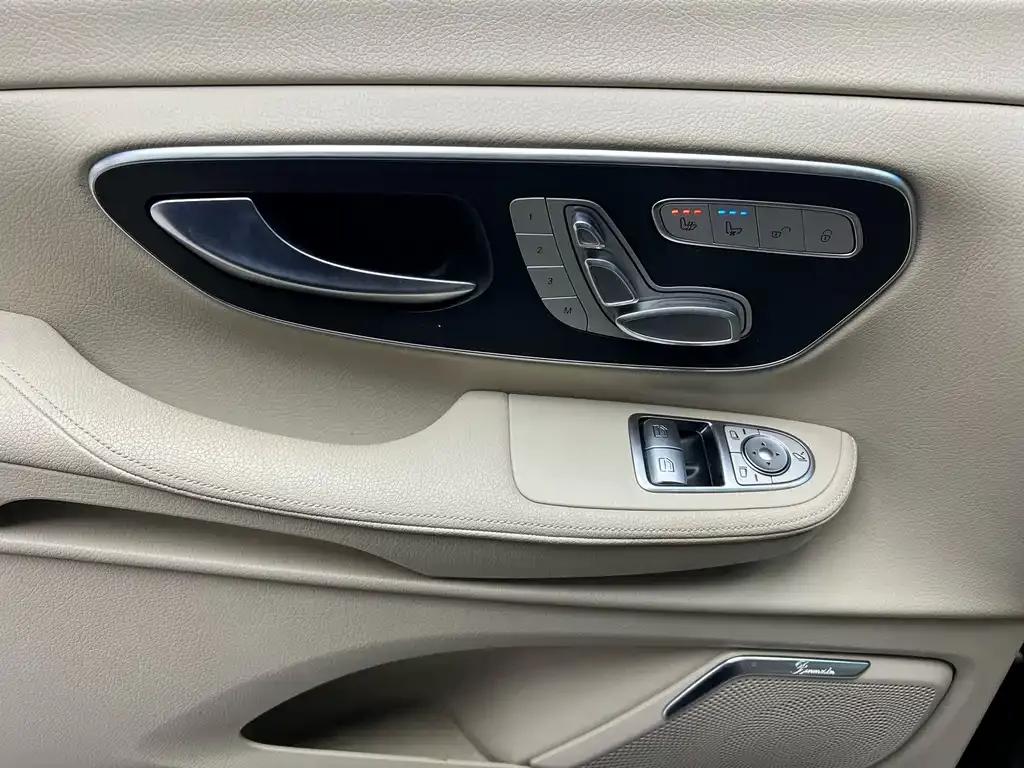 Mercedes-Benz V-Class 2021 из CN, фото 8