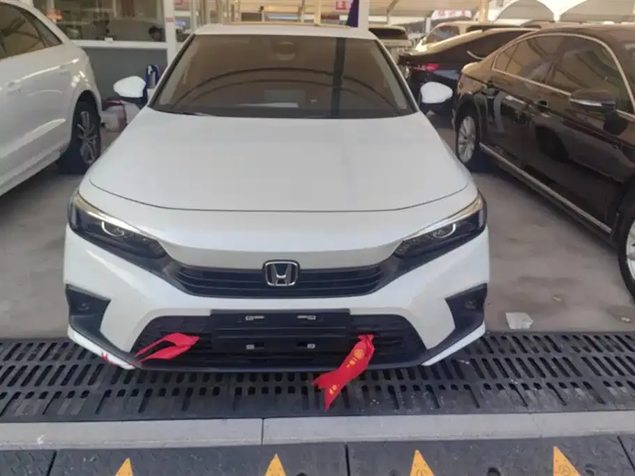 Honda Civic 2024 из CN, фото 2