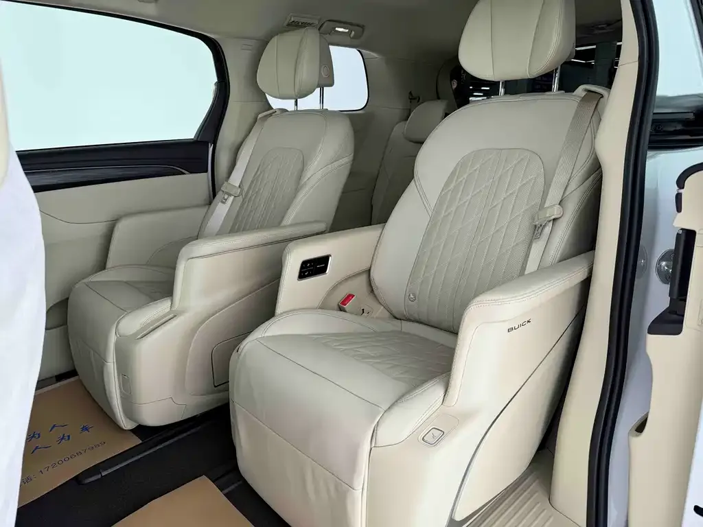 Buick GL8 2023 из CN, фото 9