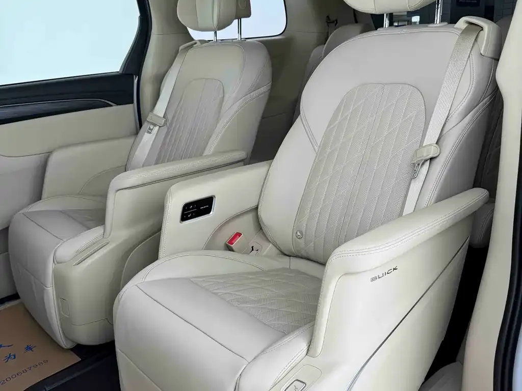 Buick GL8 2023 из CN, фото 5