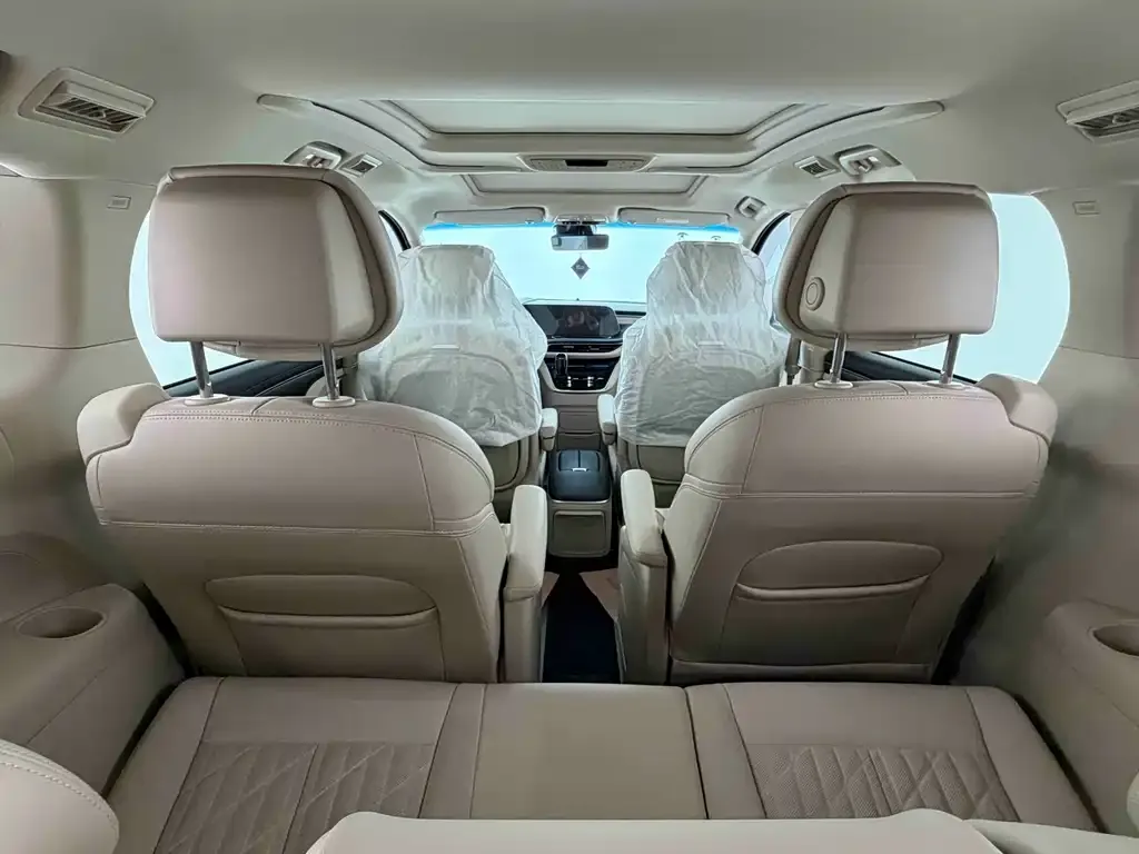 Buick GL8 2023 из CN, фото 3
