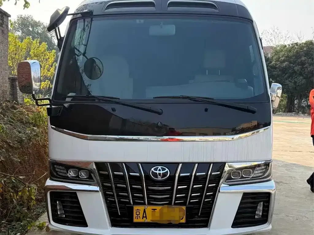 Toyota Coaster 2023 из CN, фото 5