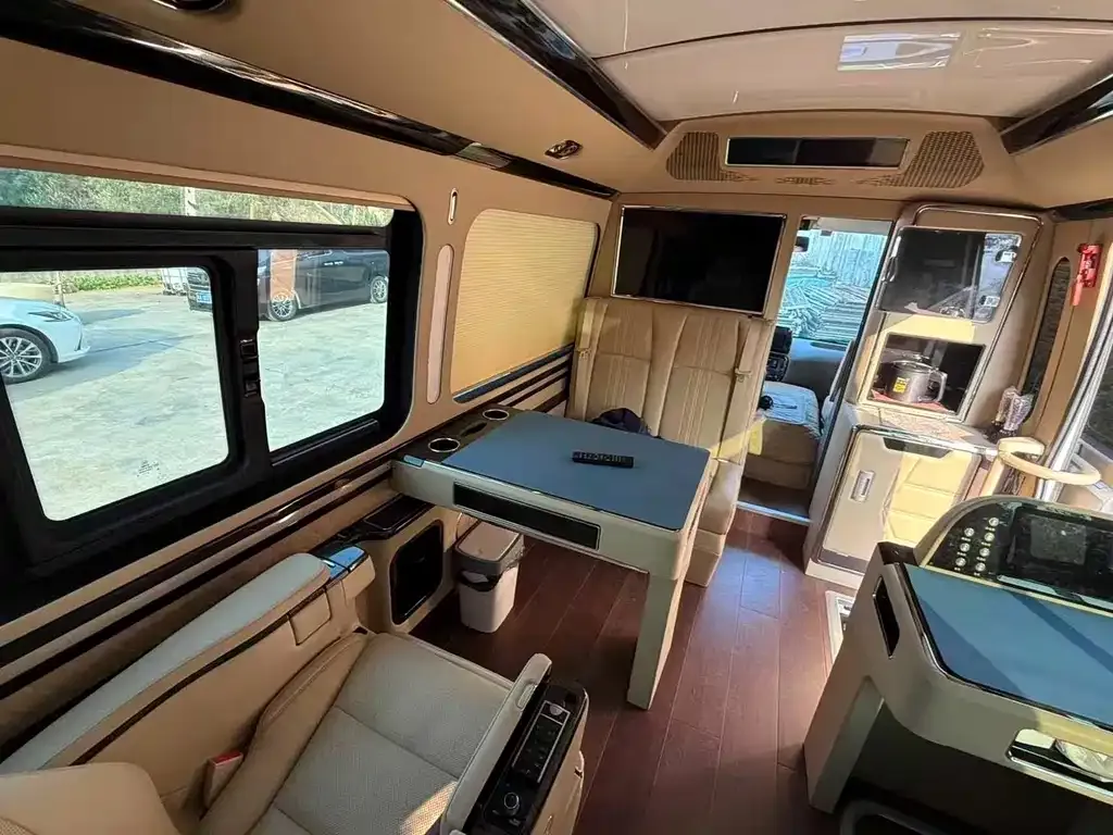 Toyota Coaster 2023 из CN, фото 7