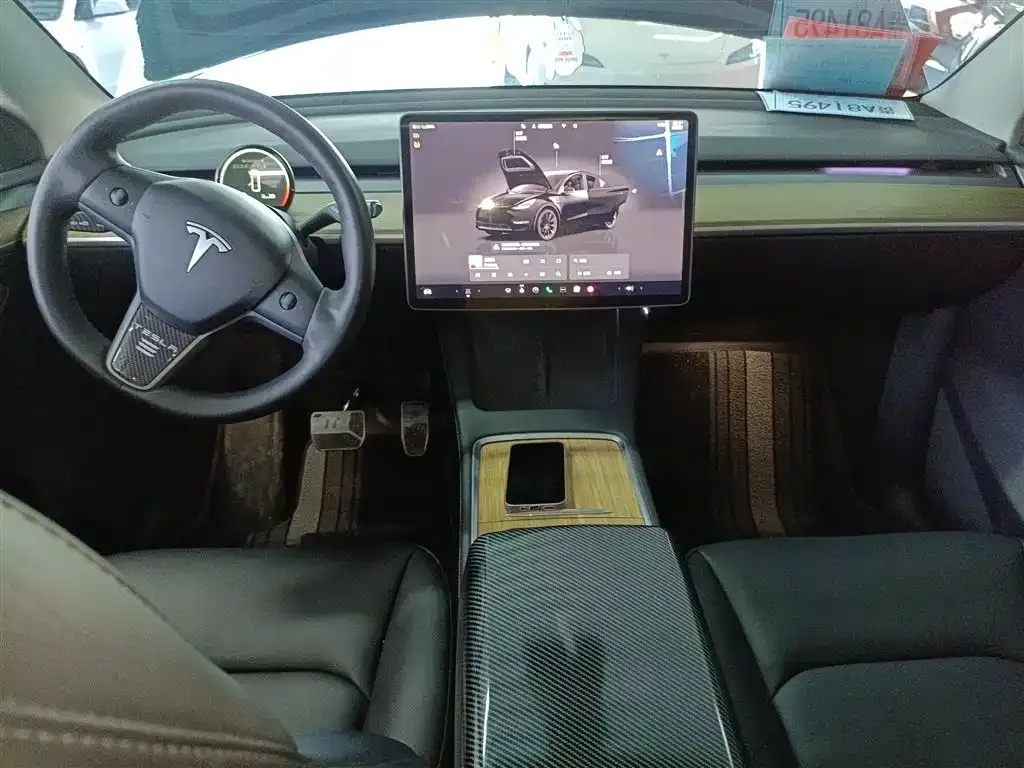 Tesla Model Y — фото 3