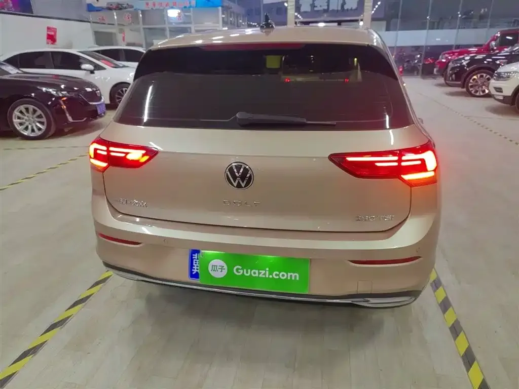 Volkswagen Golf 2021 из CN, фото 2