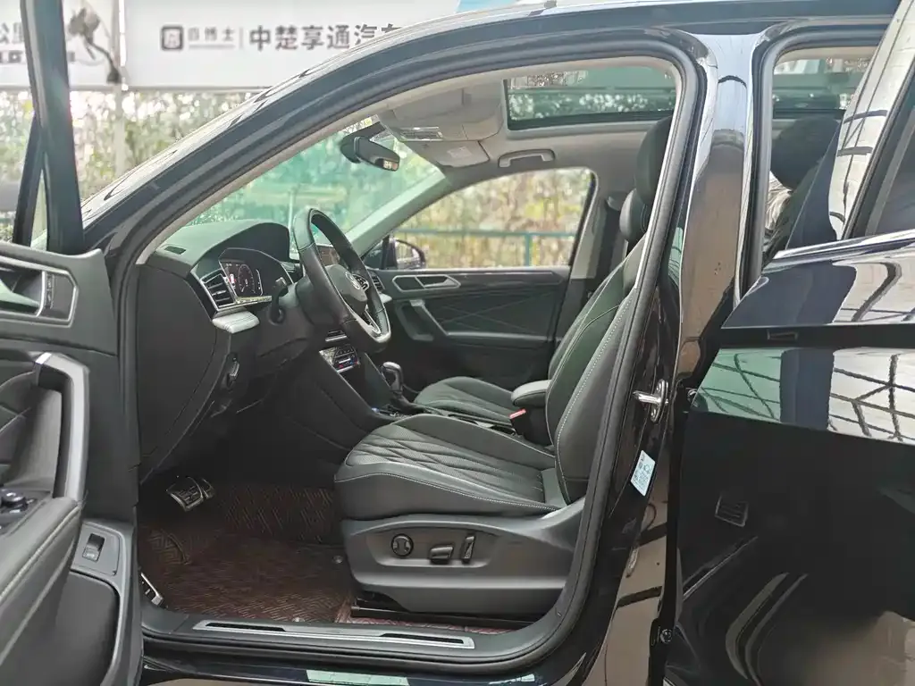 Volkswagen Tiguan L 2022 из CN, фото 7