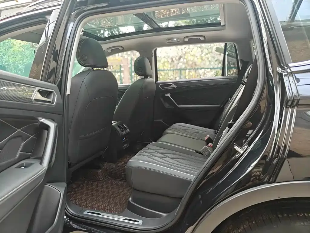 Volkswagen Tiguan L 2022 из CN, фото 8