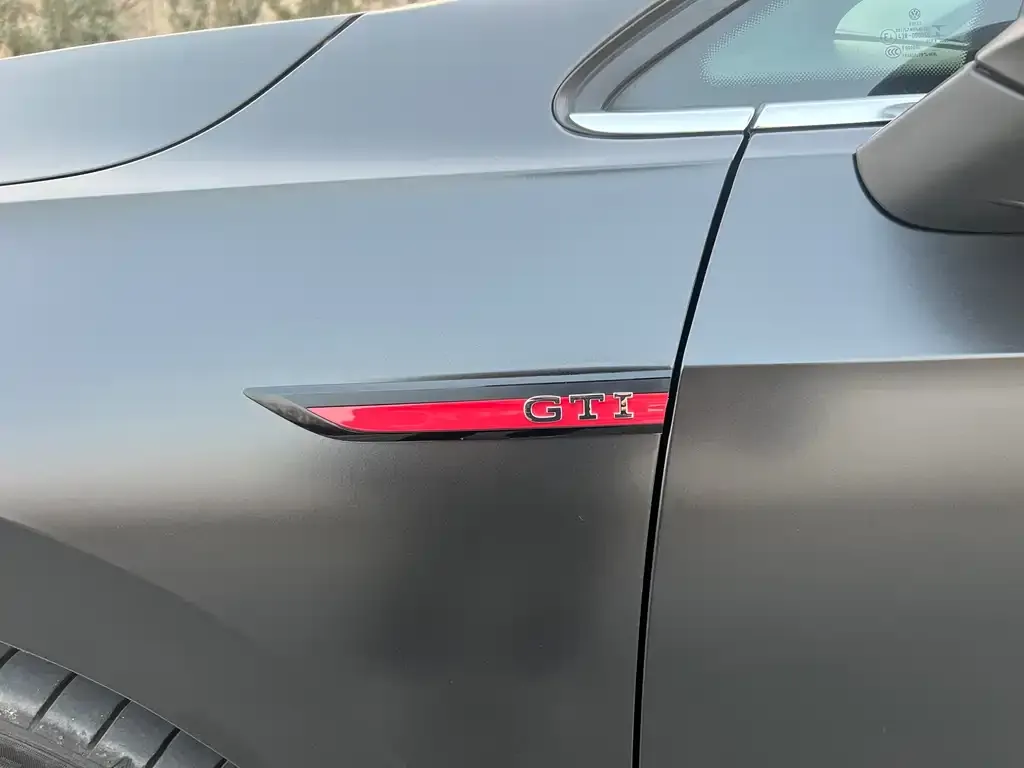 Volkswagen Golf GTI 2023 из CN, фото 2