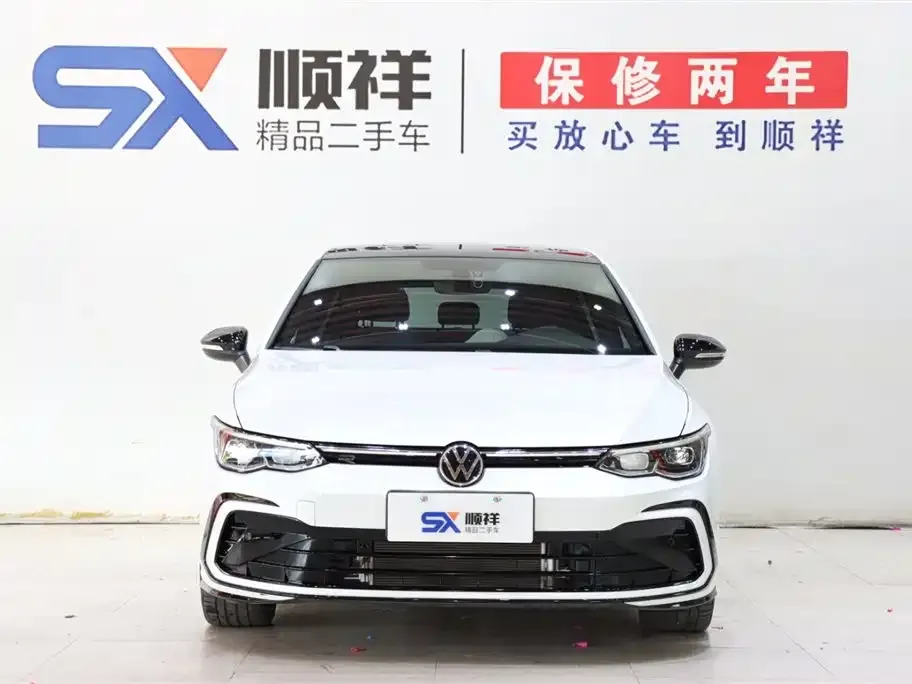 Volkswagen Golf 2023 из CN, фото 2