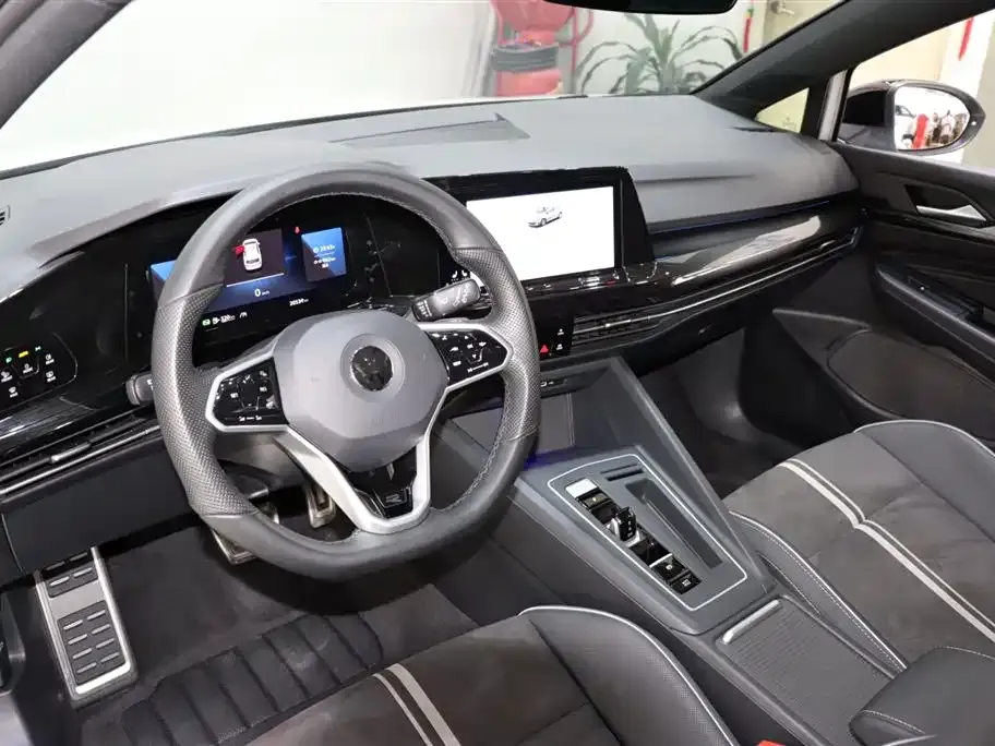Volkswagen Golf 2023 из CN, фото 9