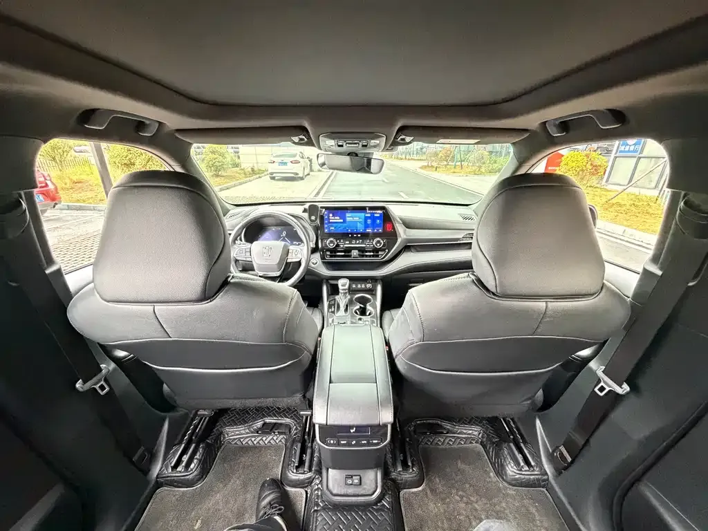 Toyota Crown Kluger 2024 из CN, фото 4