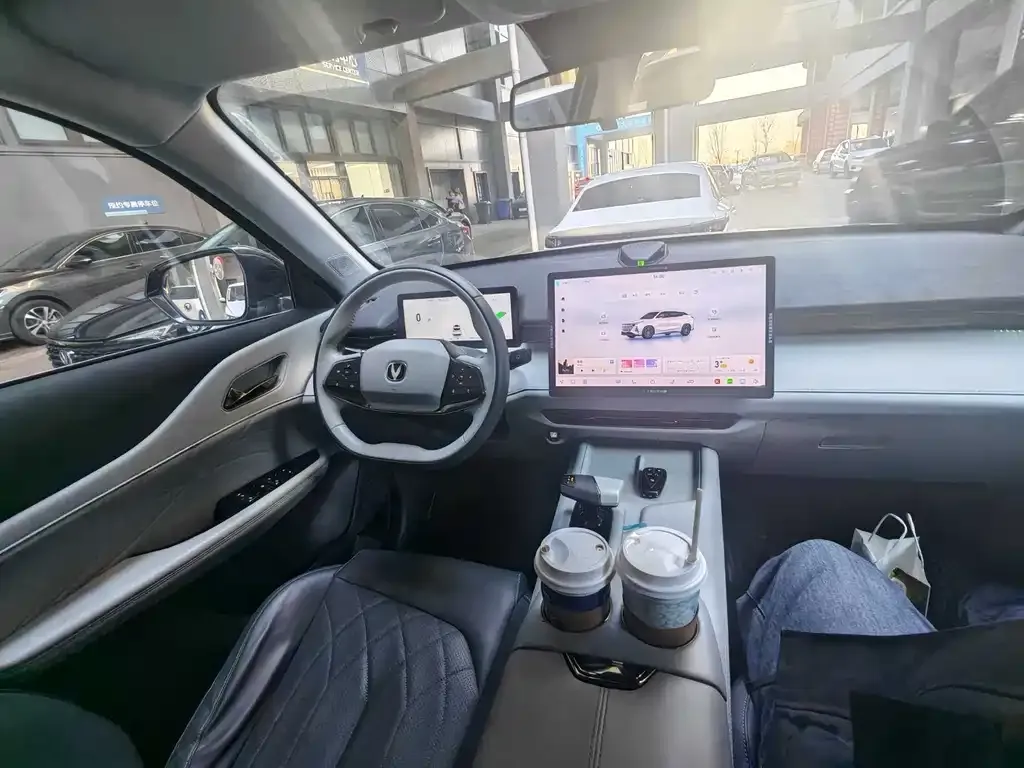 Changan UNI-Z New Energy 2024 из CN, фото 4