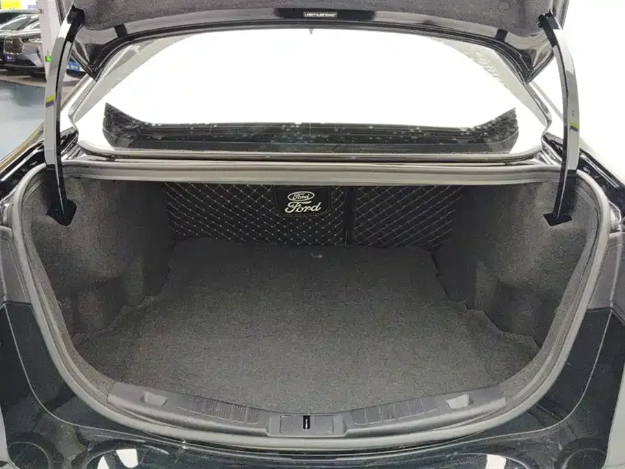 Ford Mondeo 2021 из CN, фото 4
