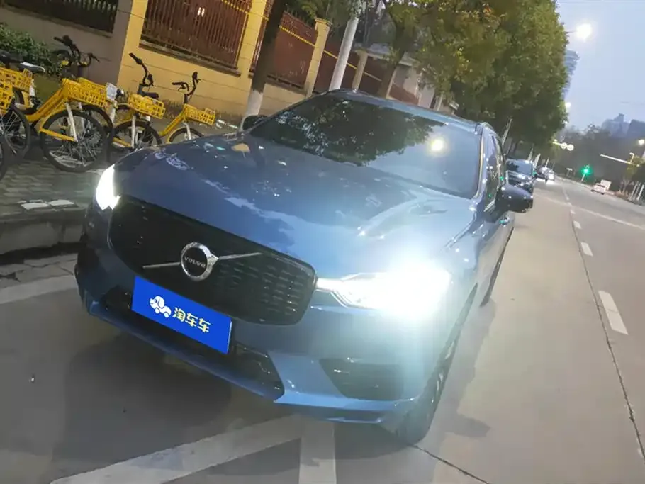 Volvo XC60 2021 из CN, фото 1