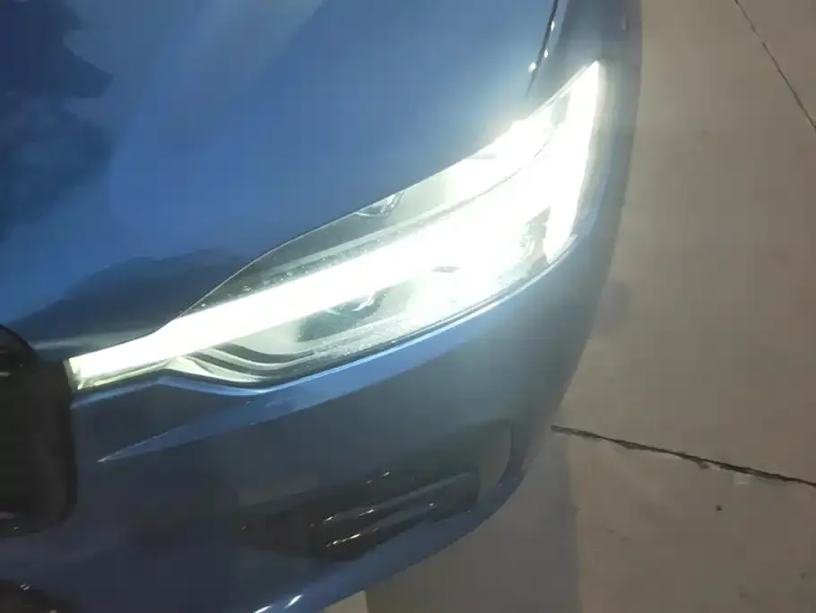 Volvo XC60 2021 из CN, фото 4