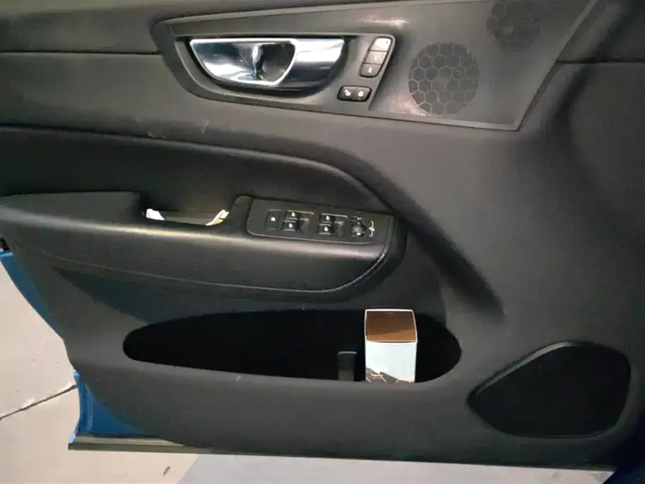 Volvo XC60 2021 из CN, фото 7