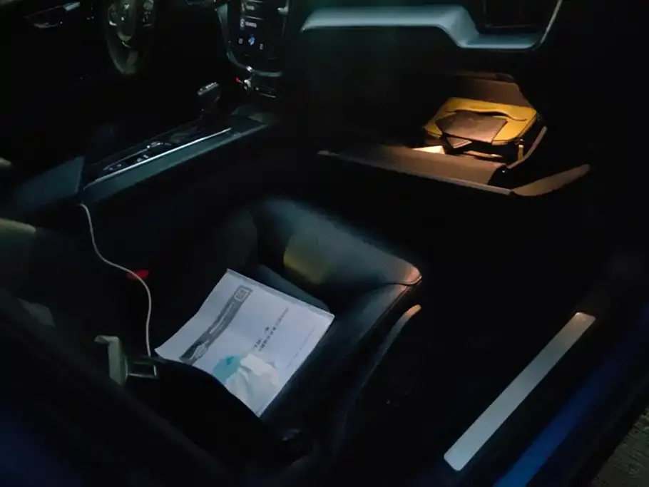 Volvo XC60 2021 из CN, фото 8