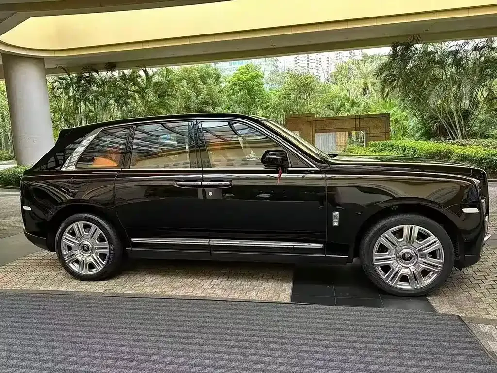 Rolls-Royce Cullinan 2023 из CN, фото 6