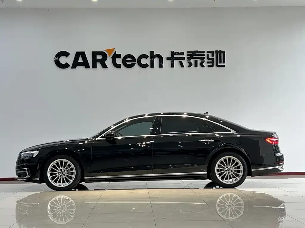 Audi A8 2021 из CN, фото 2