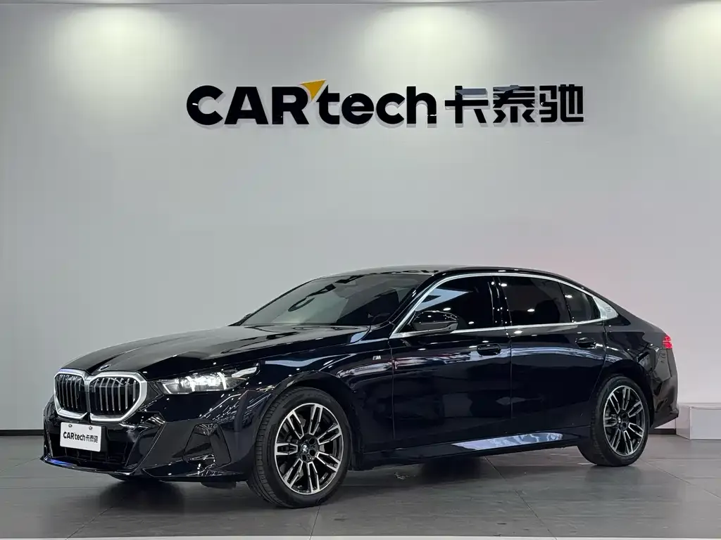 BMW 5 Series 2025 из CN, фото 1