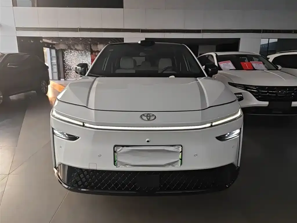 Toyota Platinum 3X 2025 из CN, фото 3
