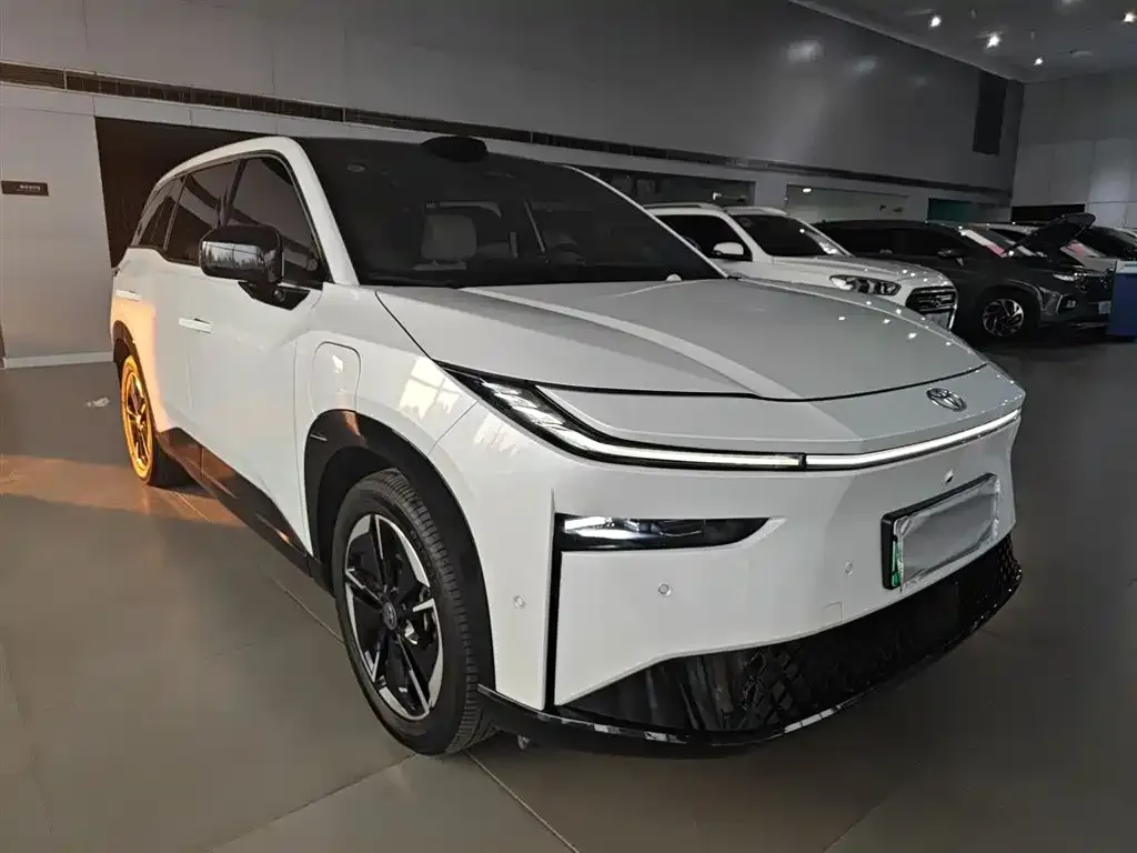 Toyota Platinum 3X 2025 из CN, фото 4
