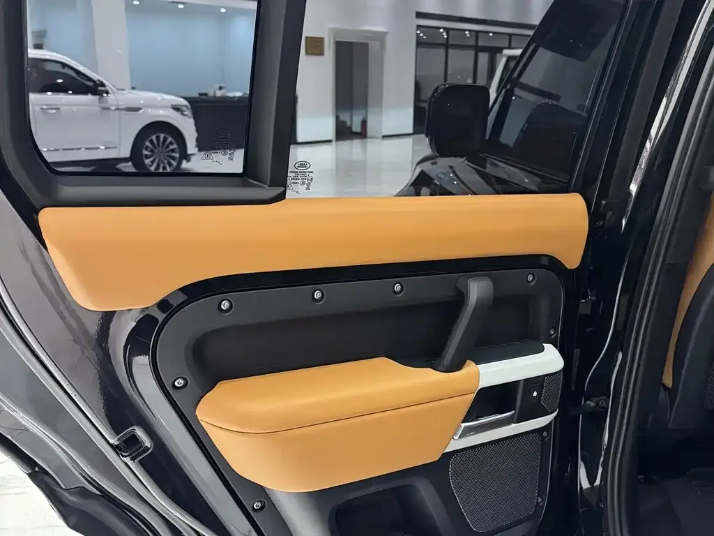 Land Rover Defender 2024 из CN, фото 8