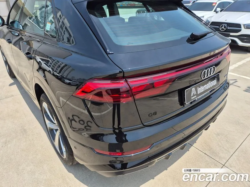 Audi Q8 — фото 5