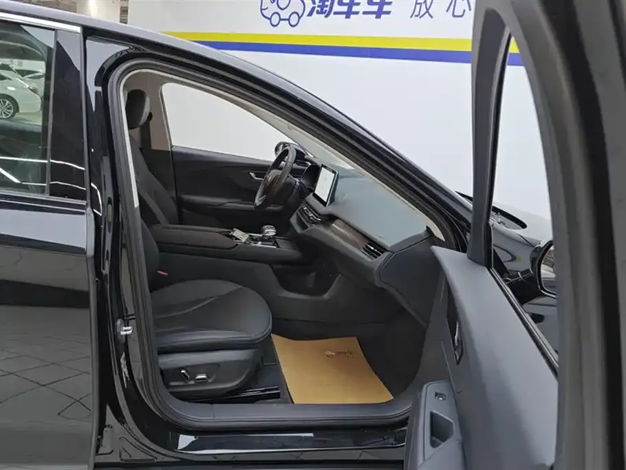 Hongqi E-QM5 2023 из CN, фото 8