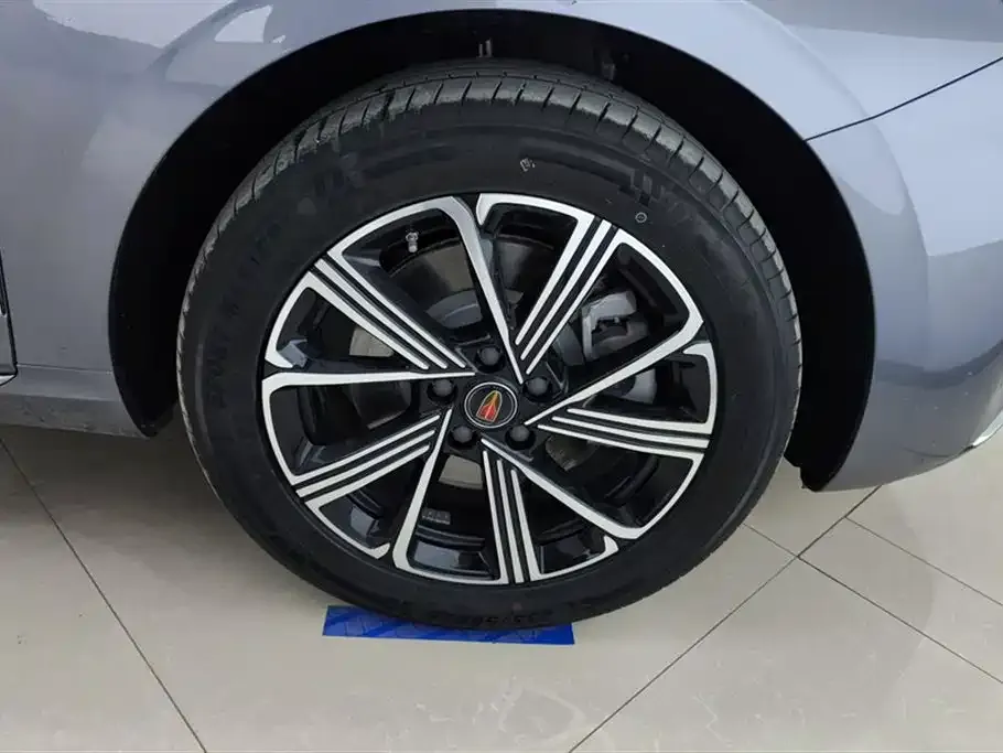 Hongqi H5 PHEV 2025 из CN, фото 4