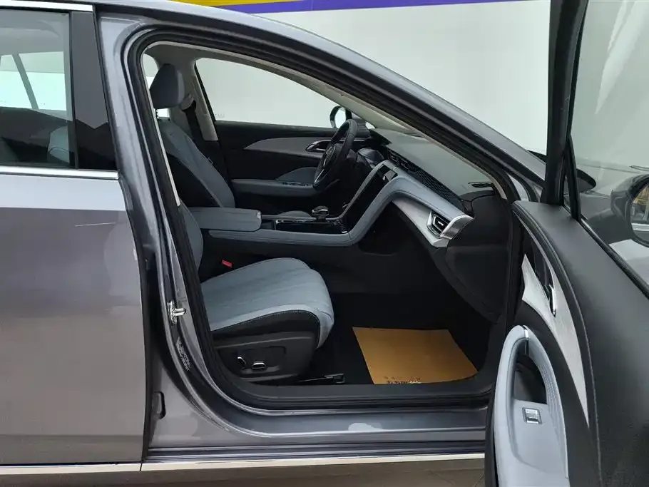 Hongqi H5 PHEV 2025 из CN, фото 6