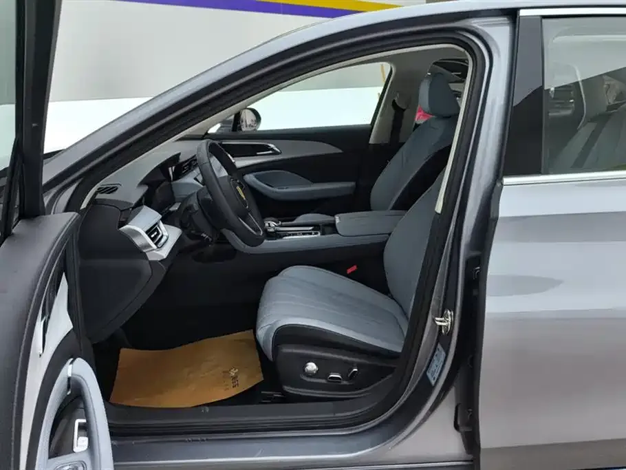Hongqi H5 PHEV 2025 из CN, фото 10