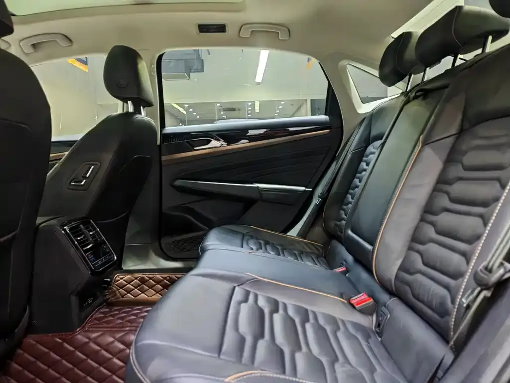 Volkswagen Passat 2021 из CN, фото 6