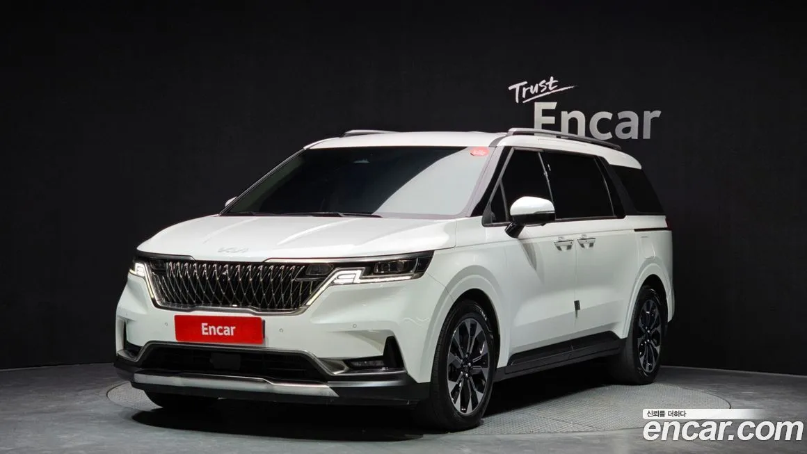 Kia Carnival — фото 1