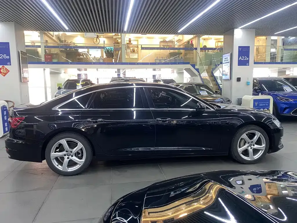 Audi A6L 2021 из CN, фото 10