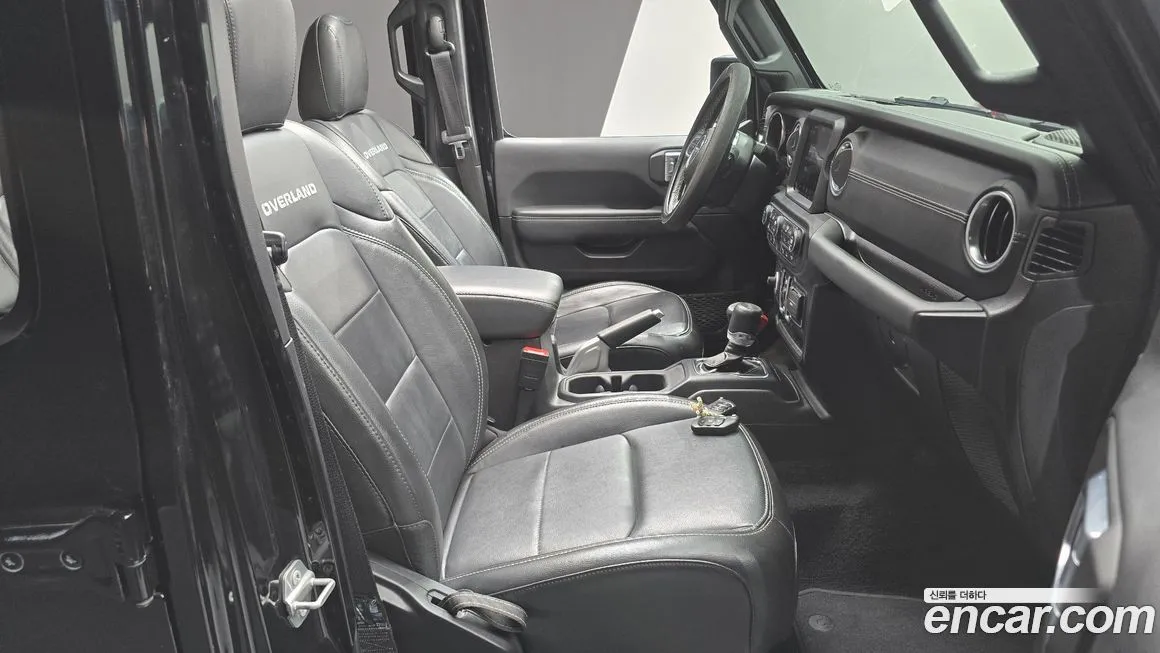 Jeep Wrangler — фото 10