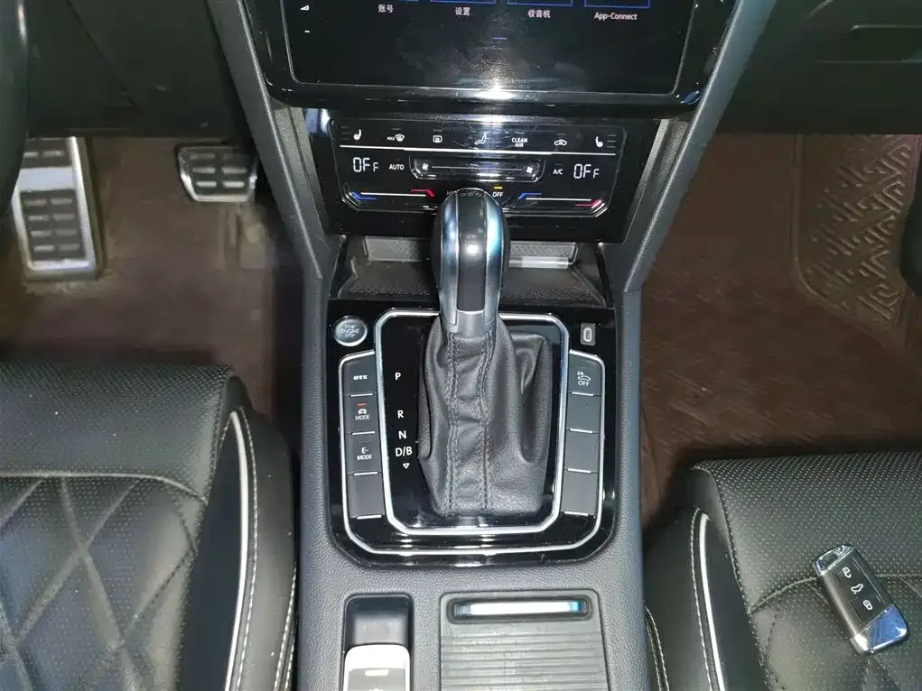 Volkswagen Magotan GTE PHEV 2023 из CN, фото 10