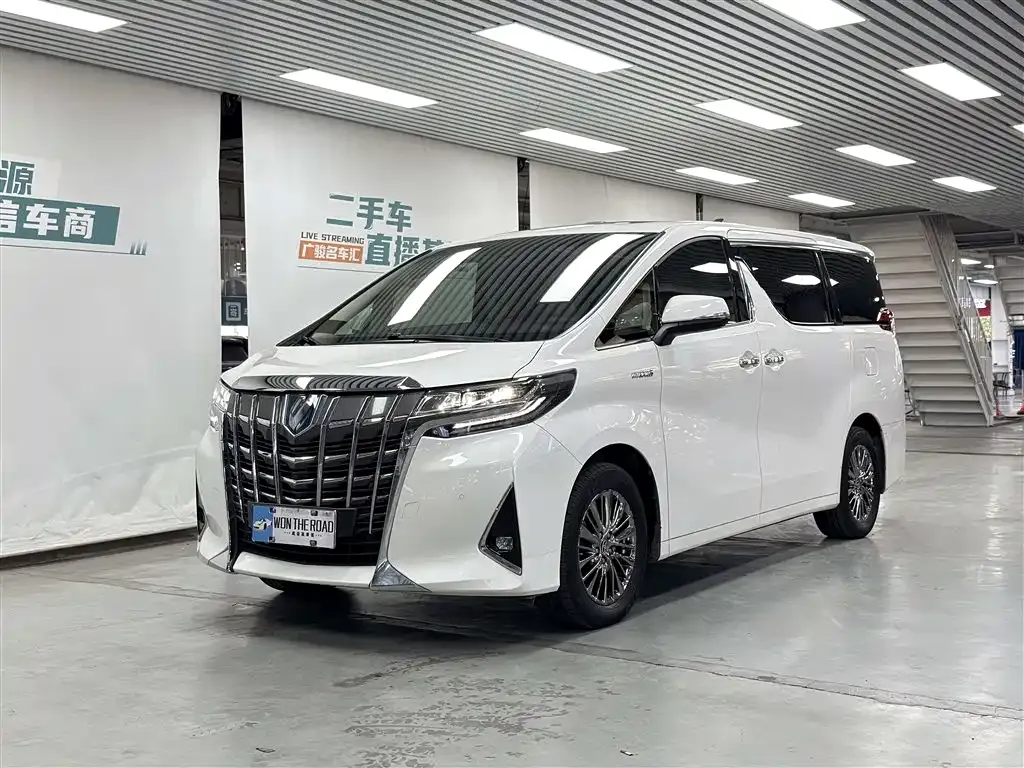 Toyota Alphard 2023 из CN, фото 1