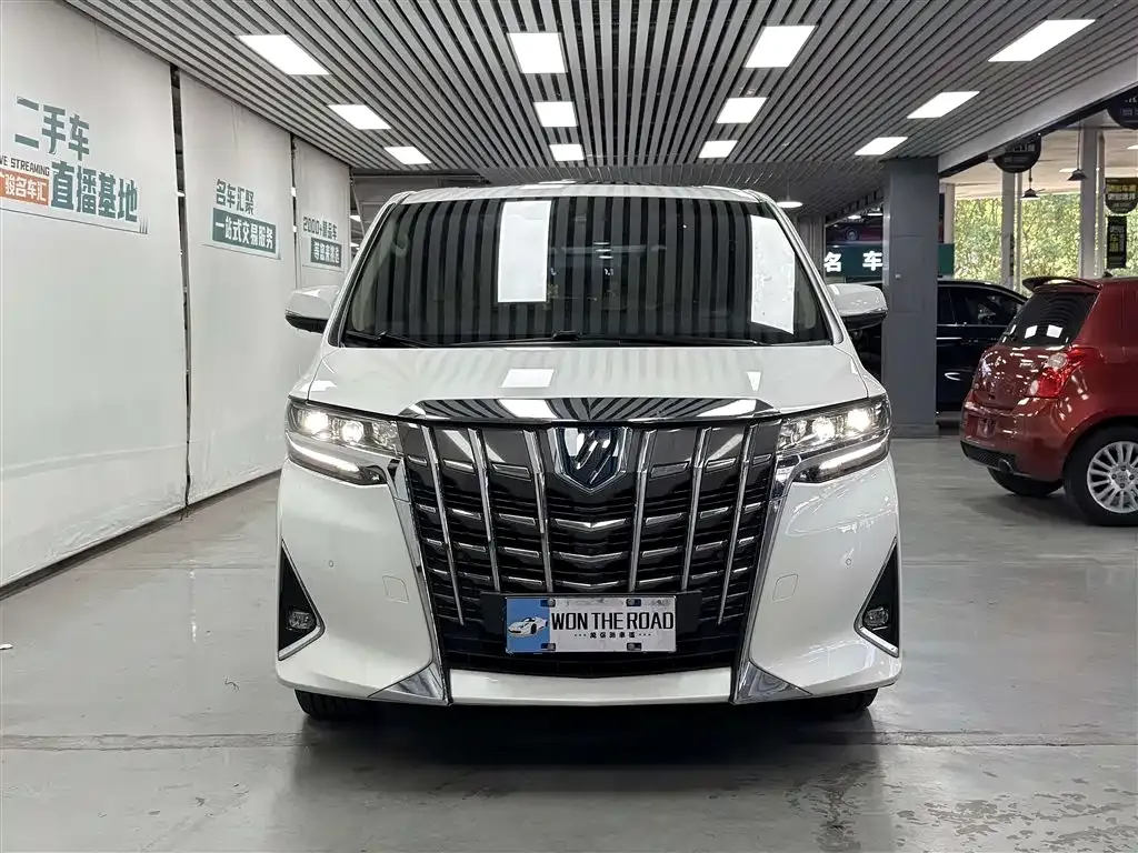 Toyota Alphard 2023 из CN, фото 5
