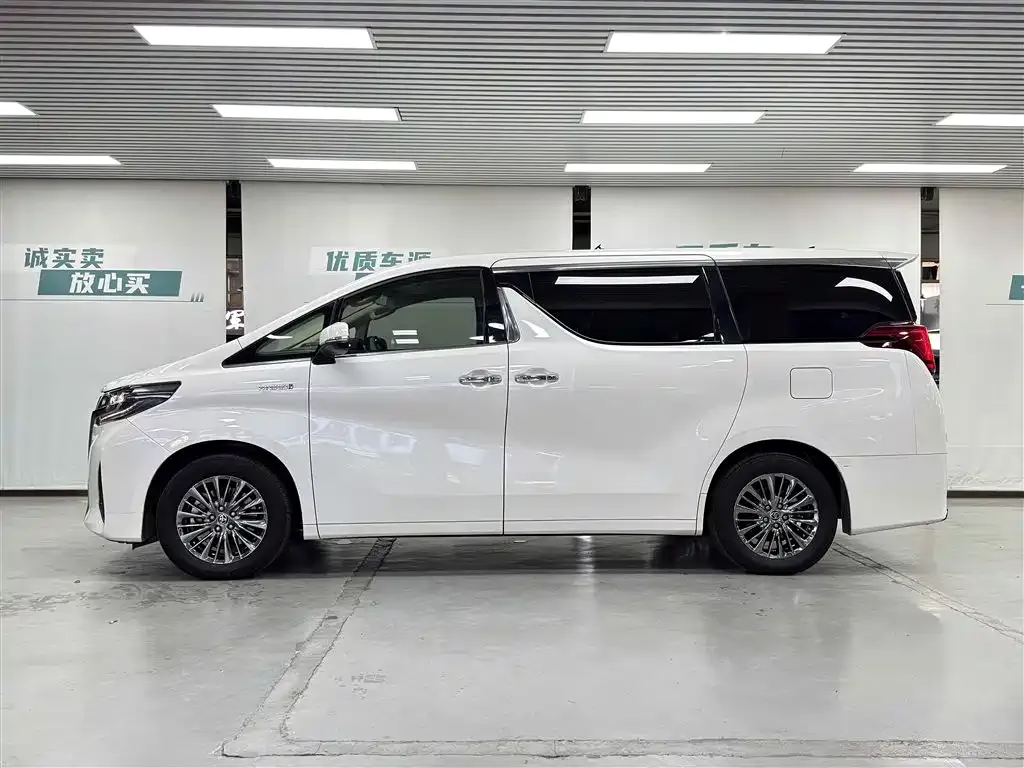 Toyota Alphard 2023 из CN, фото 2