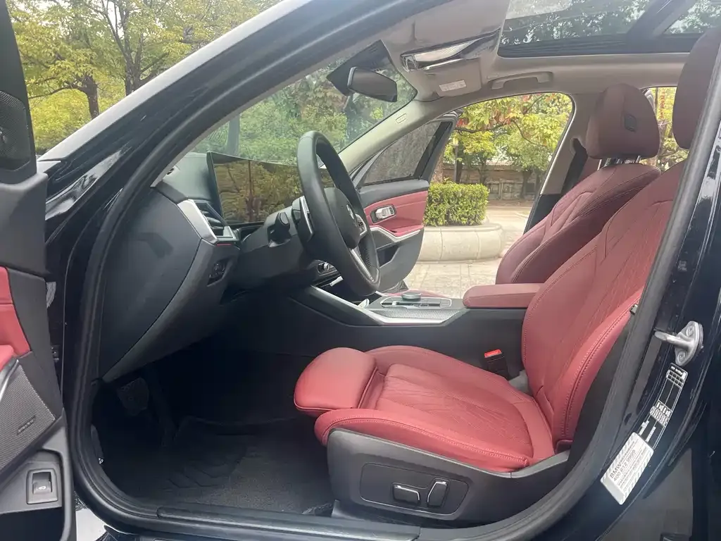 BMW 3 Series 2024 из CN, фото 8
