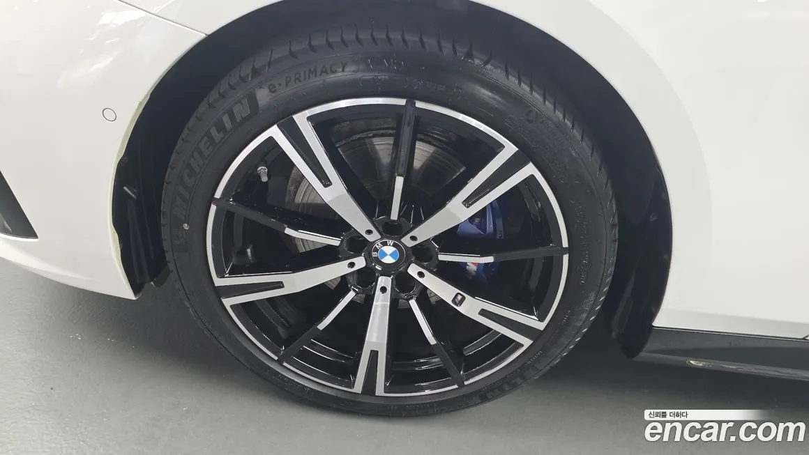 BMW 5-Series 2025 из KR, фото 5