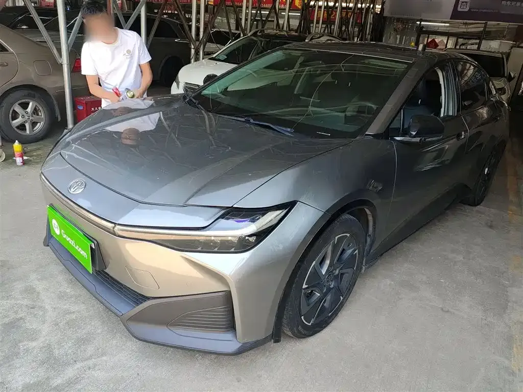 Toyota bZ3 2023 из CN, фото 2