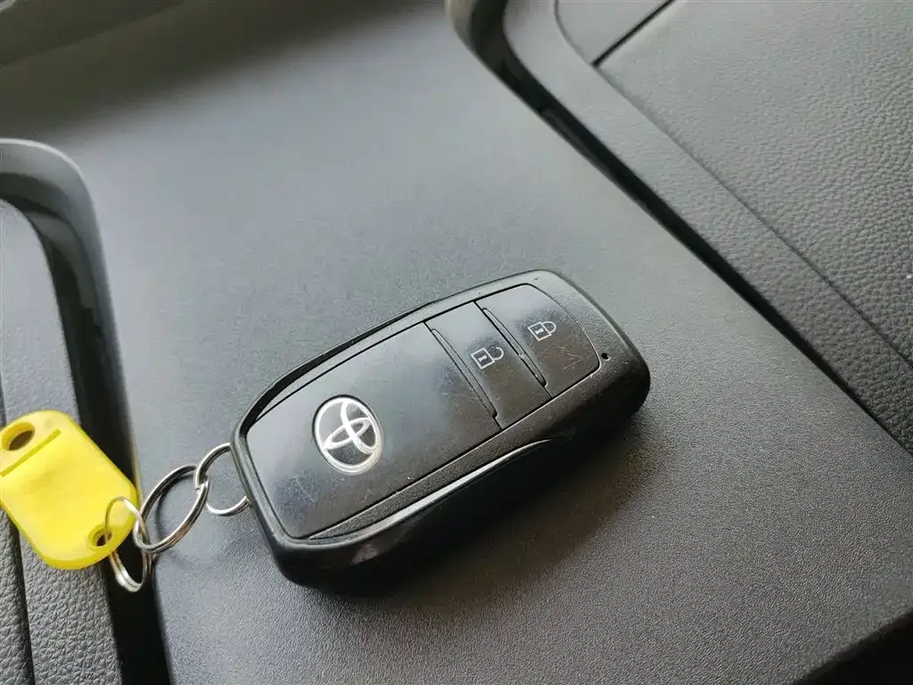 Toyota bZ3 2023 из CN, фото 9