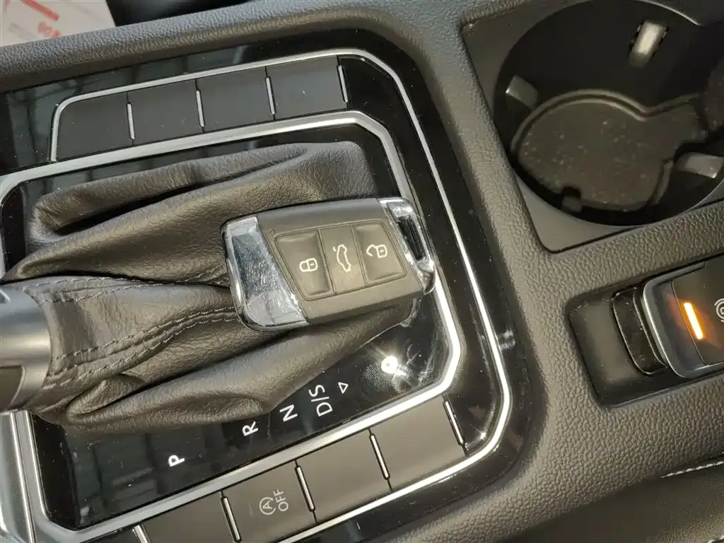 Volkswagen Magotan 2024 из CN, фото 9