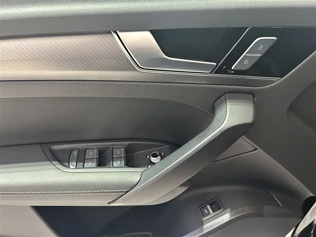 Audi Q5L 2025 из CN, фото 3